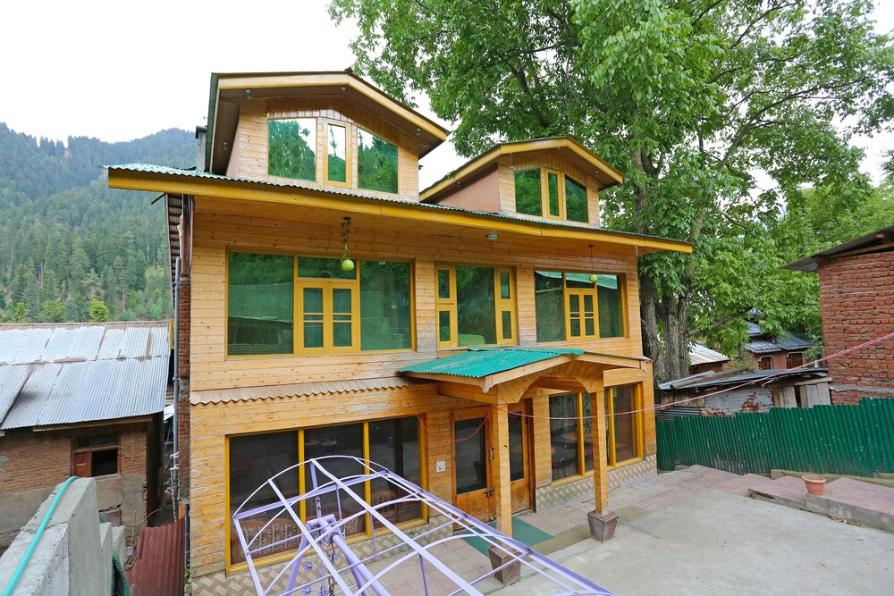 OYO 9083 Hotel Palace Pahalgam