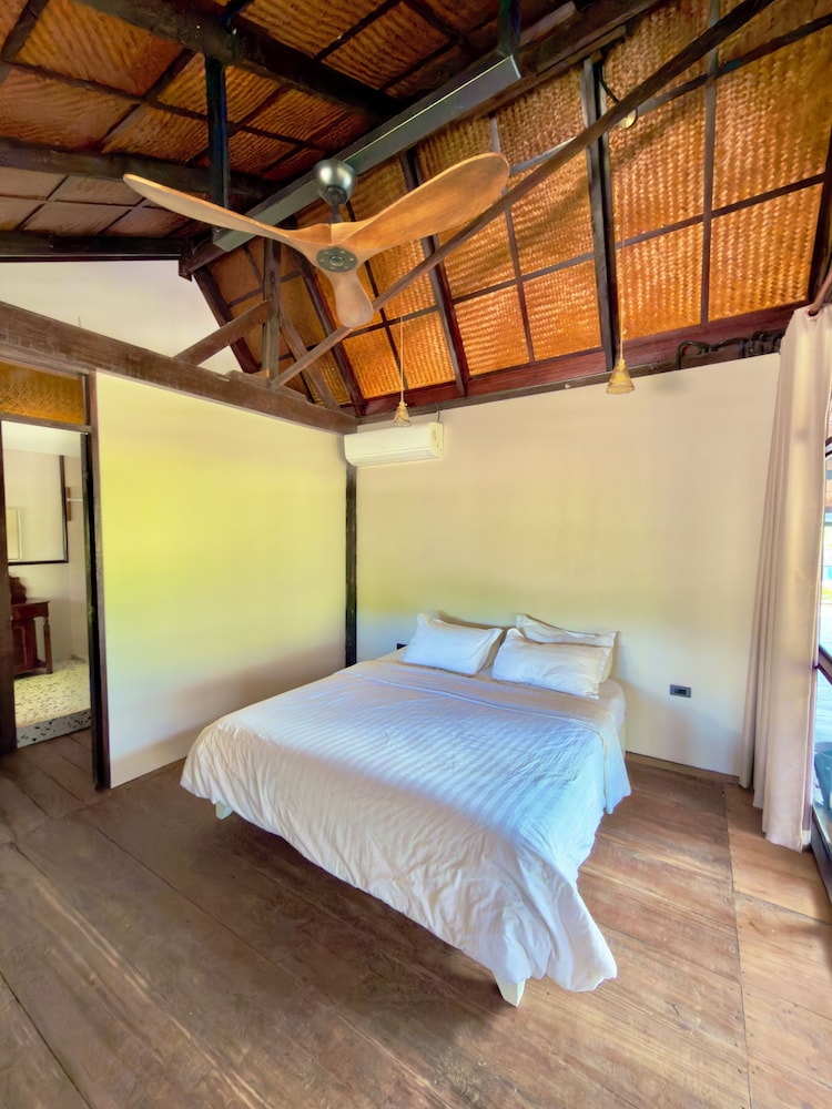 Dalasone Pool Villas