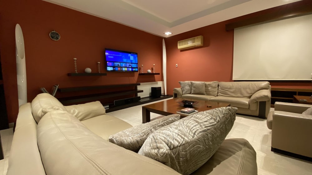 Hallmark Beach Apt by TrulyCyprus