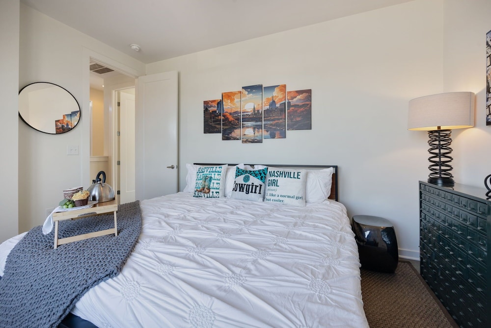 Nashville Notes - Sleeps 8 - Mins to Broadway!