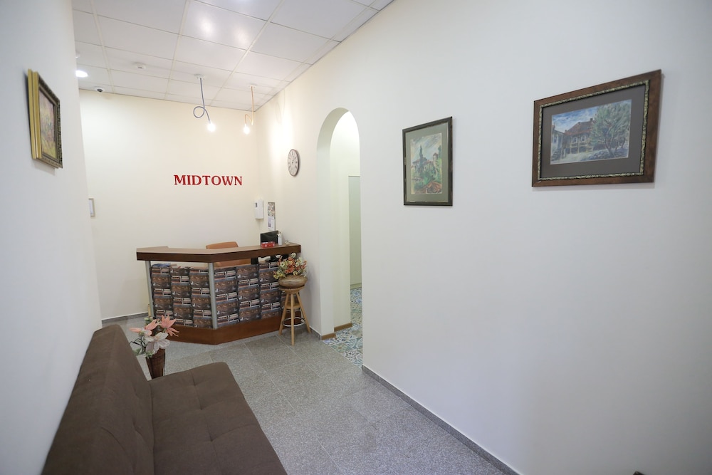Midtown Hostel