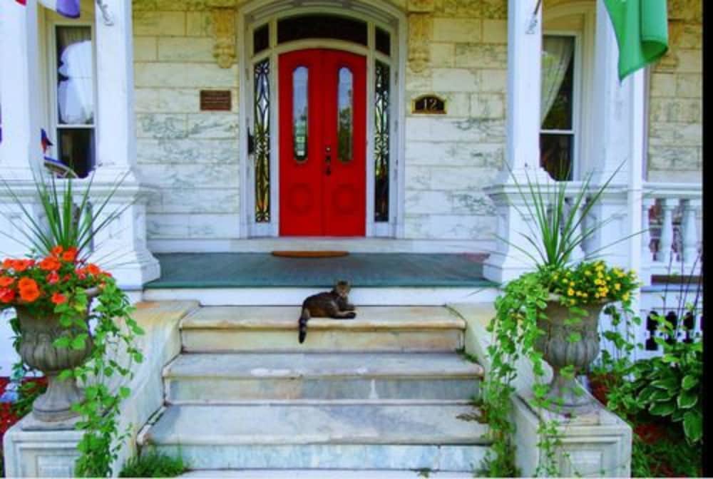 Marble Mansion Inn