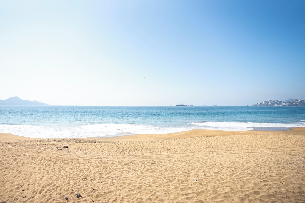 Playa Azul Apt with Sea views & Pool