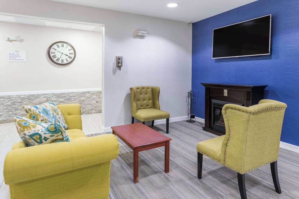 Muncie Vacations - Baymont by Wyndham Anderson - Property Image 3