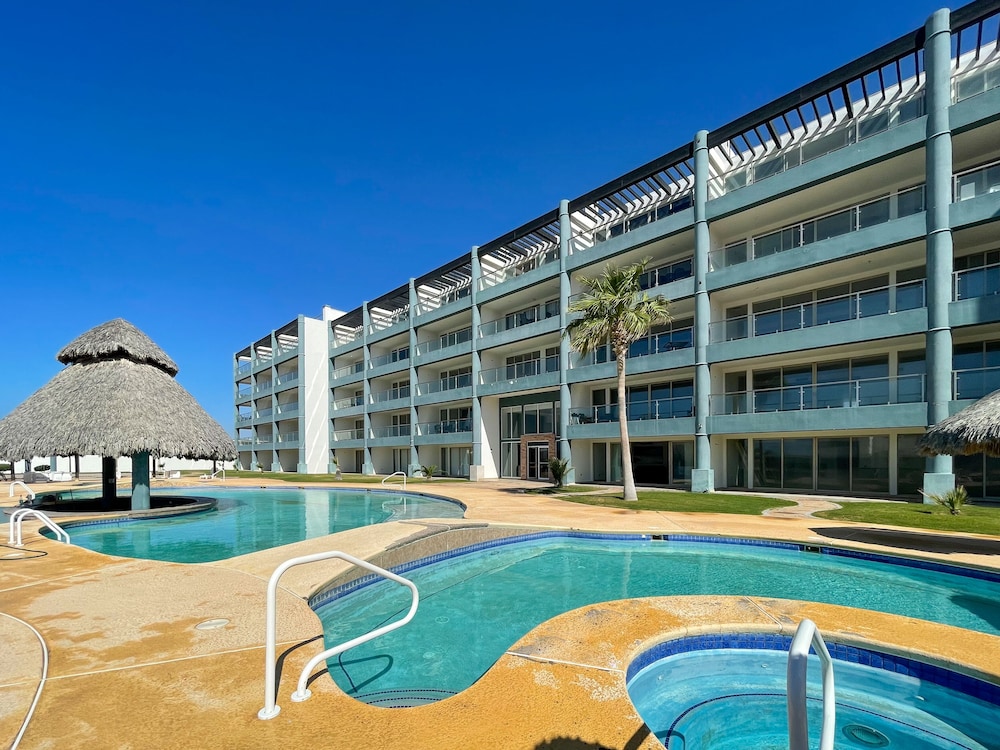 Hotel Modern Linda Vista Condos - Image 1