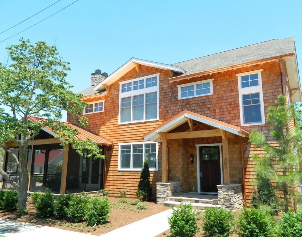 Bayard Avenue 300