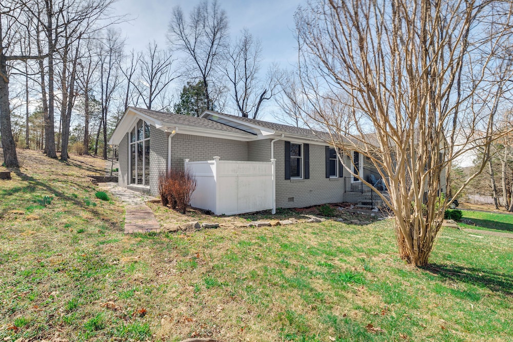 4 Mi to Wku: Hilltopper's Hideaway w/ Grills!