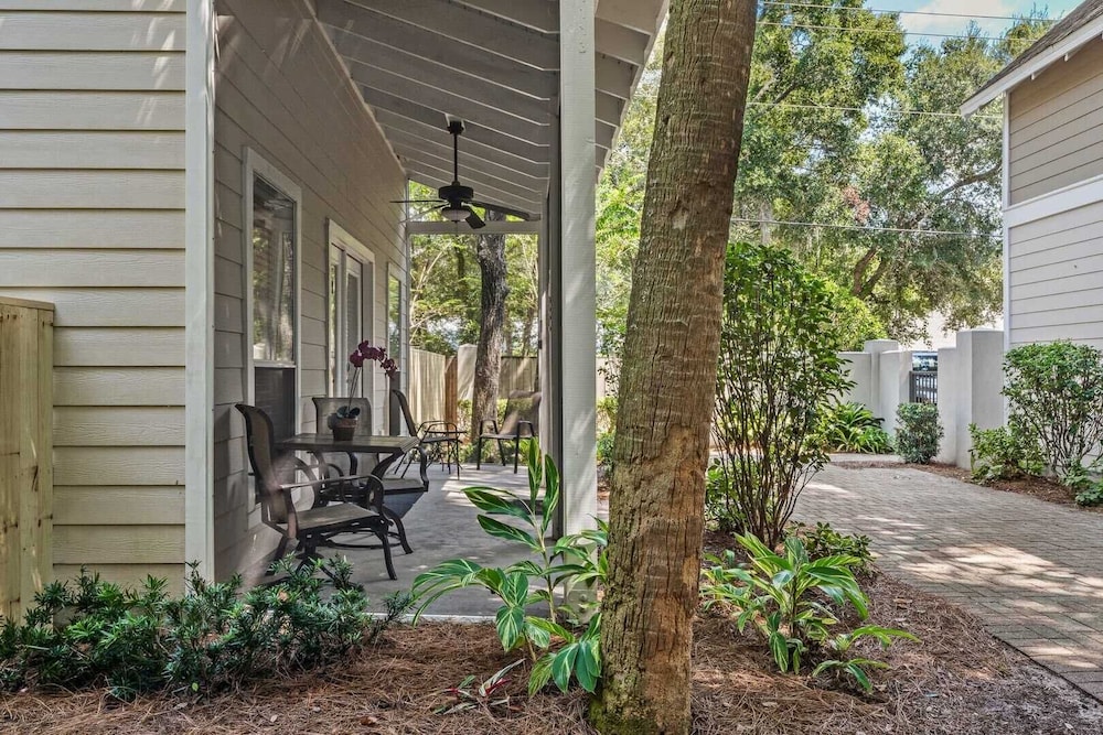 Honey Bee Bungalows by Avantstay Boat Friendly, Pool Access