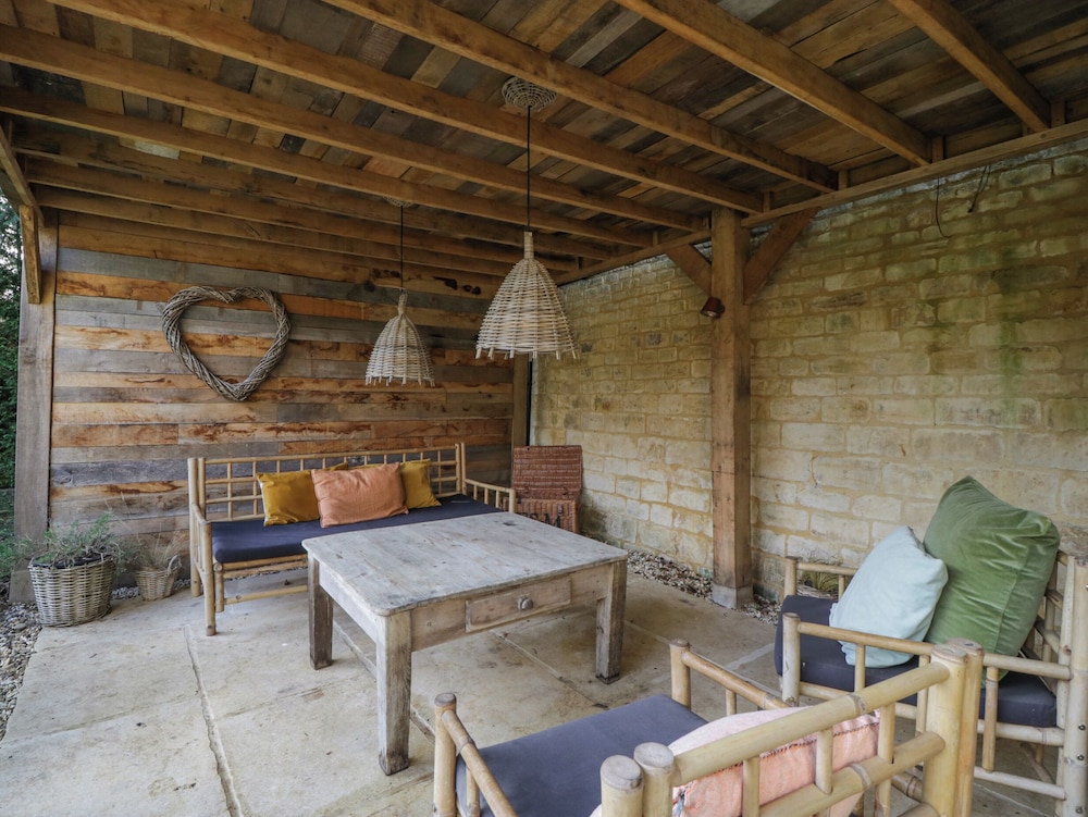 Cotswold House