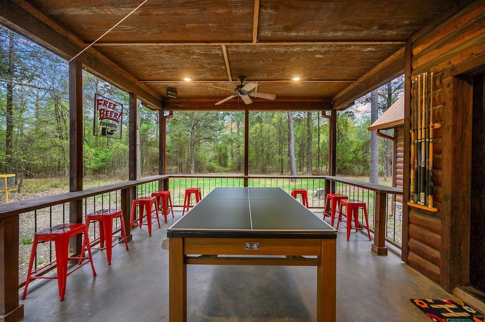 Sugar Daddy Cabin for 13!