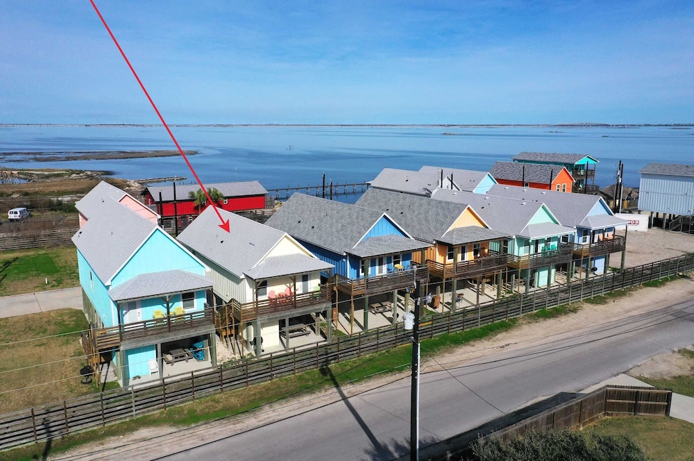 2 Homes on the Bay, Shared Waterfront Pool + Boat Dock Laguna Village Paradise