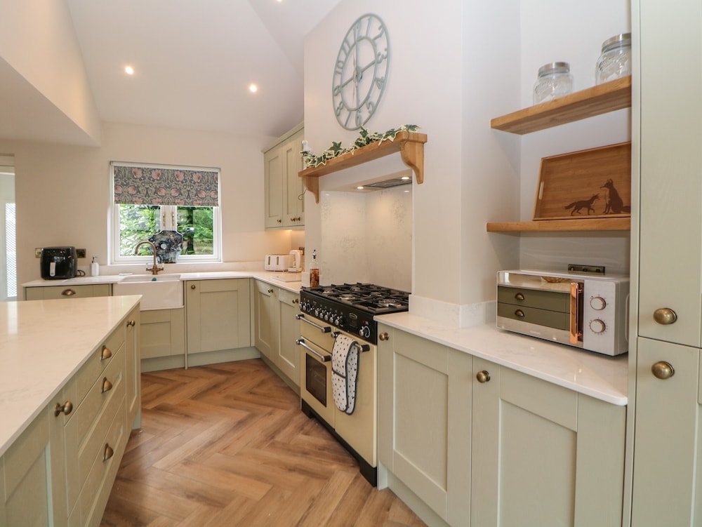Netherdale House
