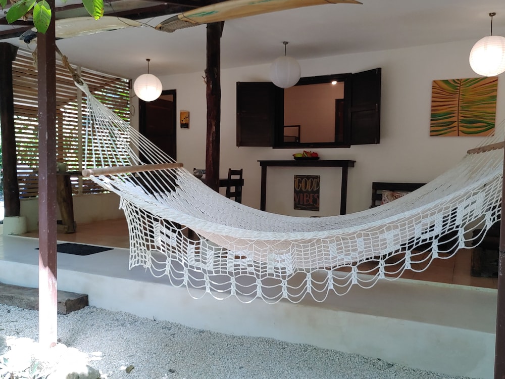 Colibri Surf House & Flats