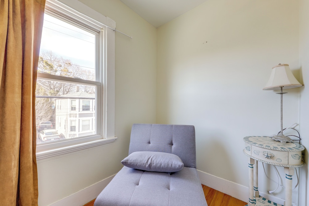 1/2 Mi to Pier: Wfh-friendly Apt in Maine!