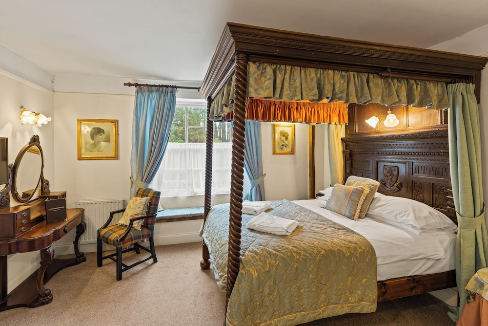 Yelverton Vacations - Two Bridges Hotel - Property Image 3