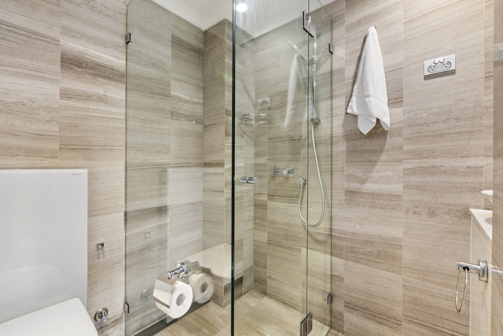 Elegant City Retreat Close to Sydney's CBD