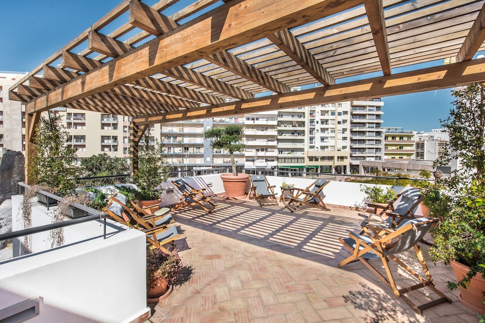 Lemon Tree Stay