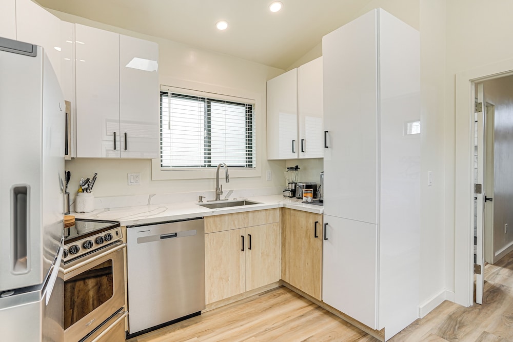Bay Area Apt w/ Patio: Near Parks & Hiking!