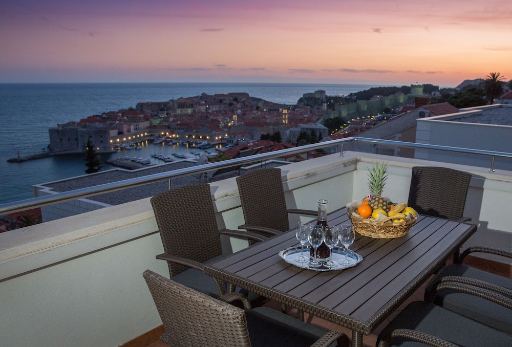 Penthouse the Best Old Town View