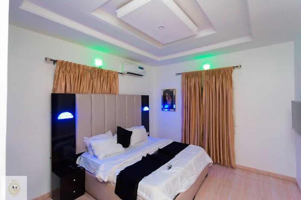 AZ KINGS HOTEL AND APARTMENT