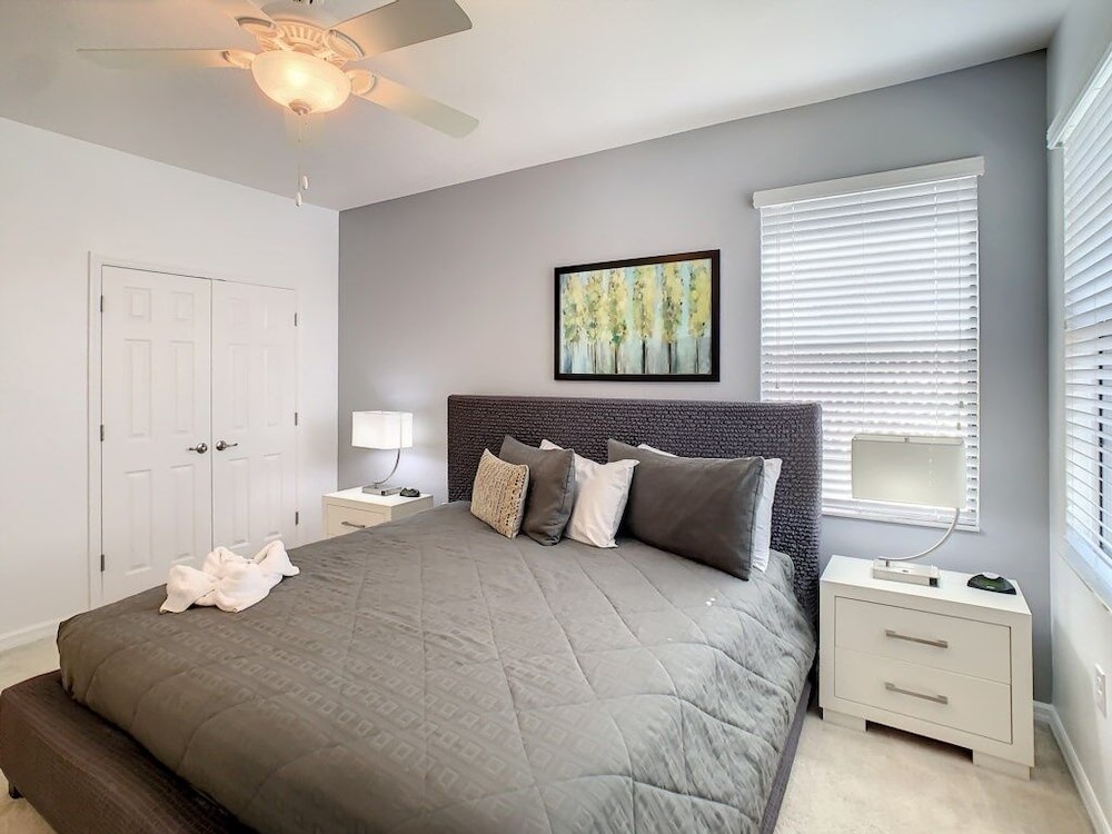 Luxury Villa W/ Private Pool, Golf Resort Amenities & Near Disney 5 Bedroom Villa