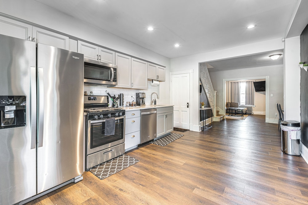 9 Mi to Shawnee Mtn! Stroudsburg Unit Near Main St