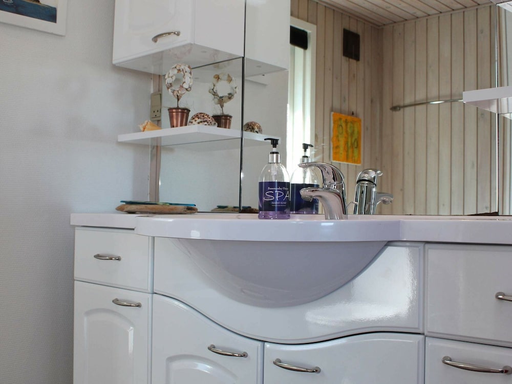6 Person Holiday Home in Blavand