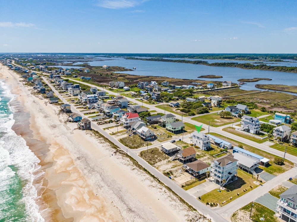 Skipper's Hideout by Topsail Realty