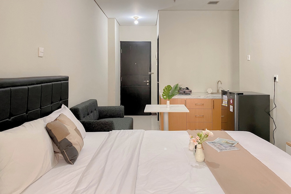 Best Furnished And Homey Studio Nifarro Park Apartment