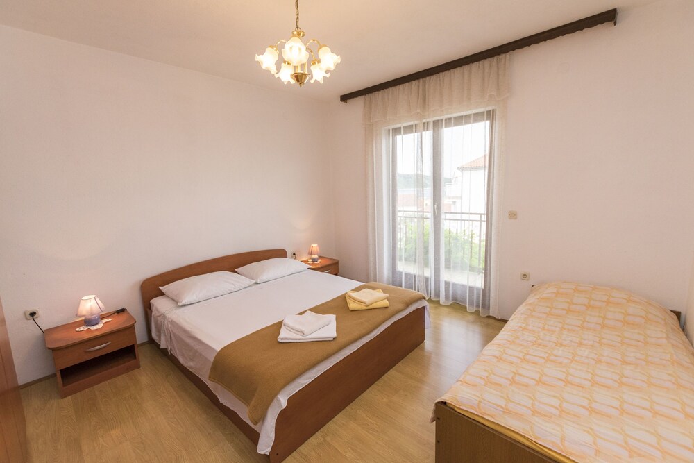Apartments Nera view 3
