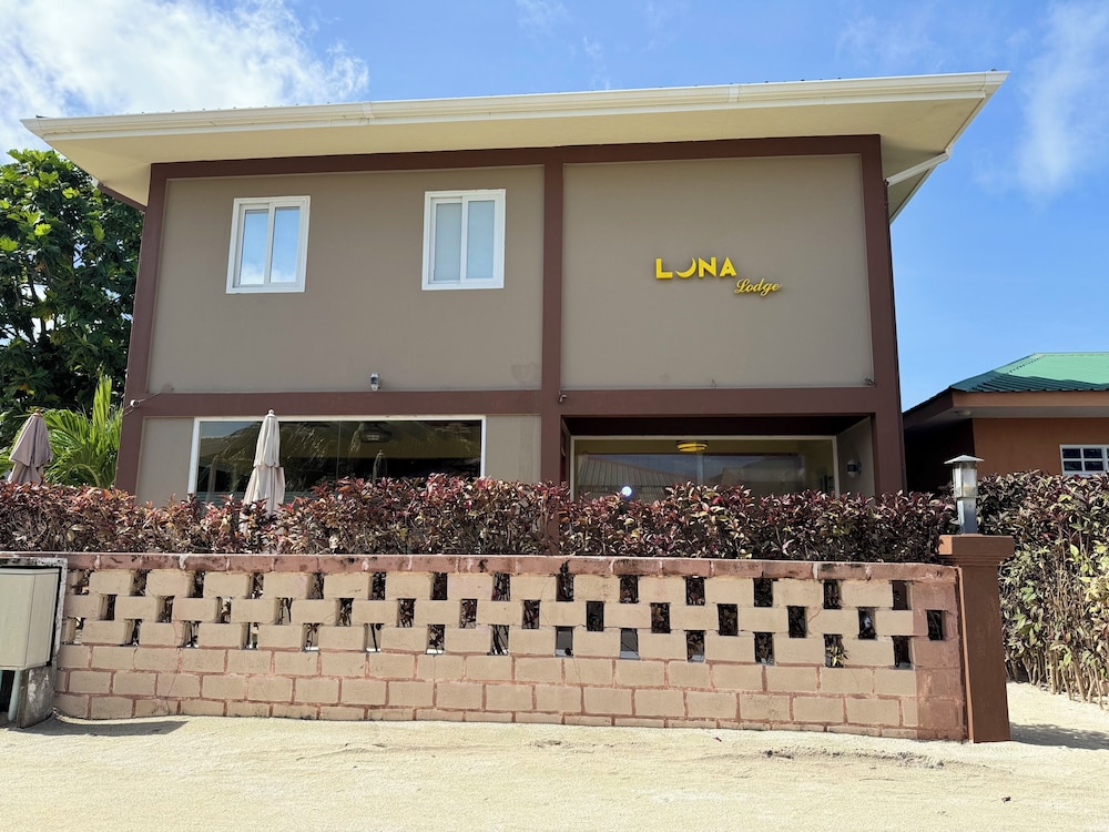 Luna lodge