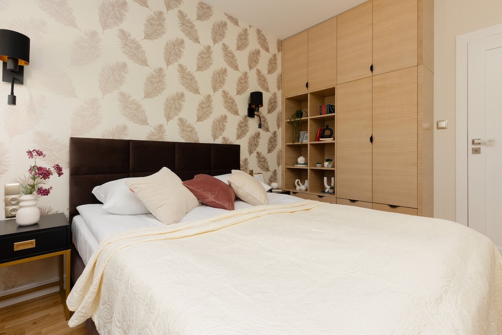 Apartment Wronia 45 by Renters view 4