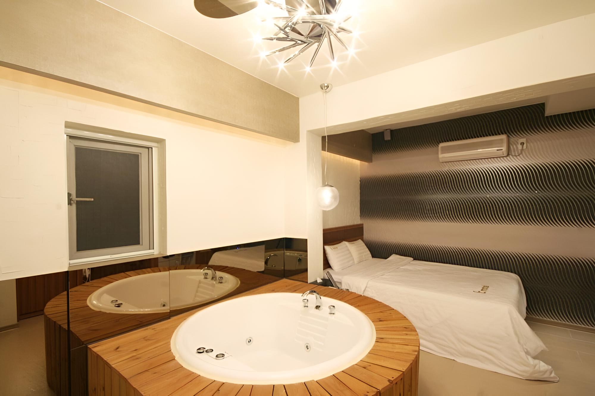 Hoegi Motel view 2