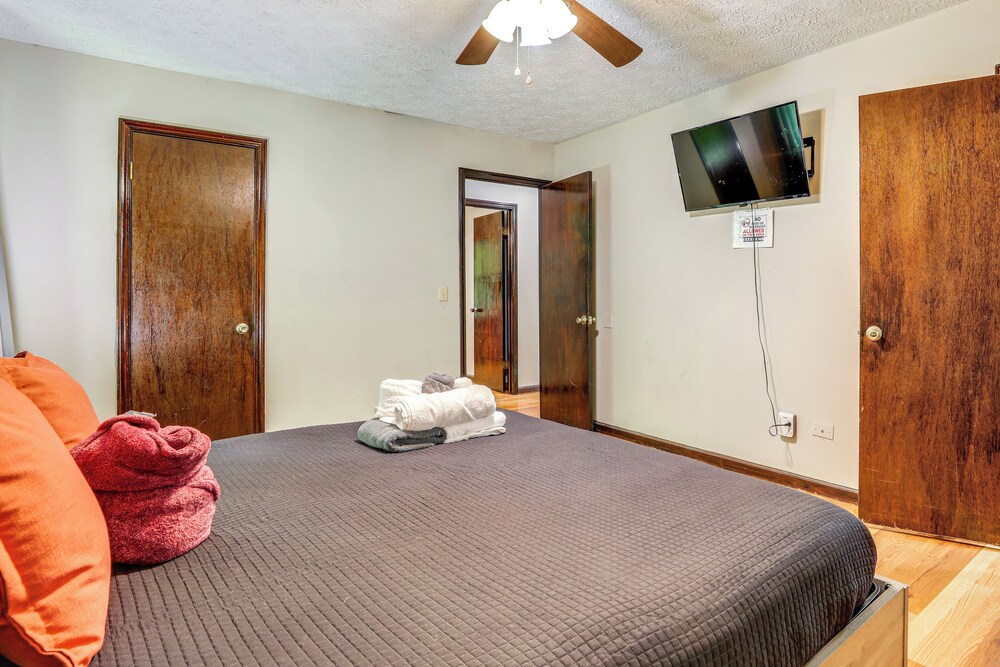 Group Getaway: Spacious Home in Stone Mountain!