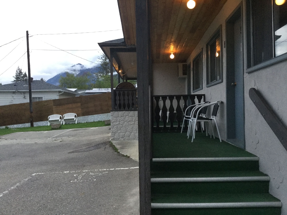 Celadon Lodge