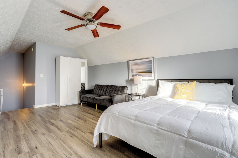Close to Shopping: Pet-friendly Lawrenceville Home