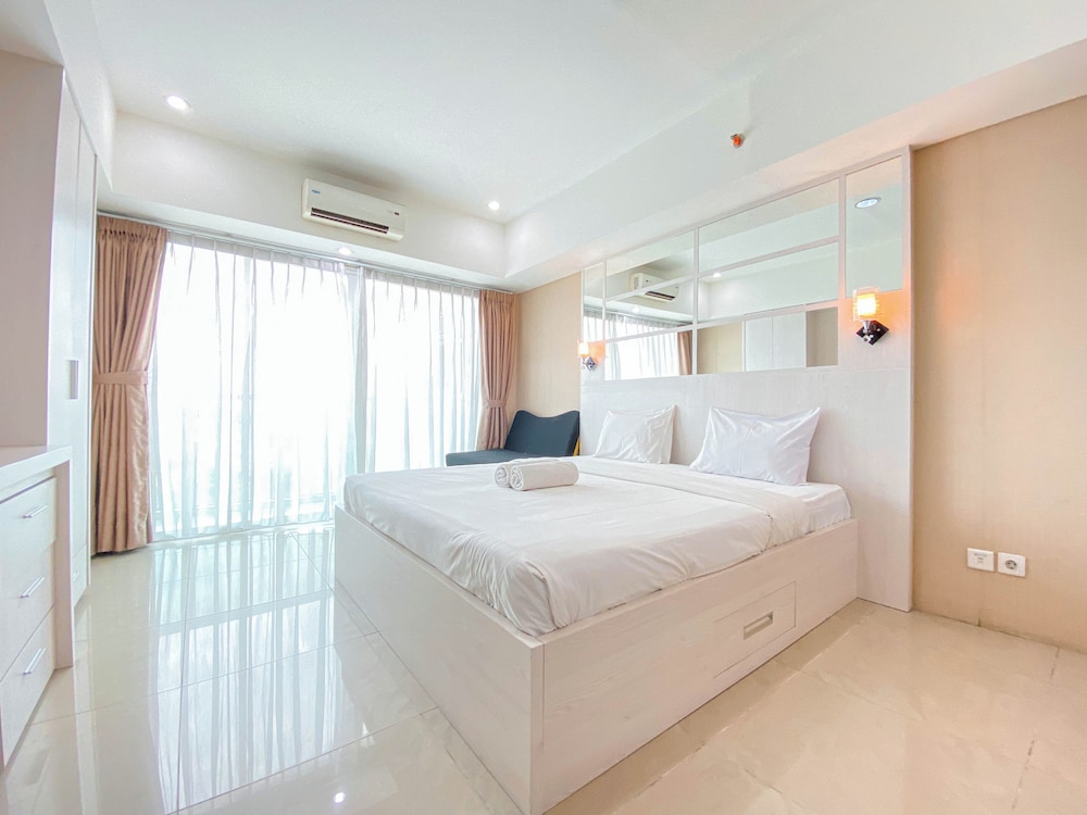 Simply Studio Apartment Tamansari La Grande