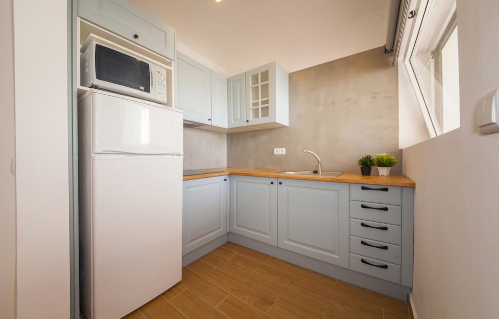 A31 - Tamar Top-floor Flat view 3