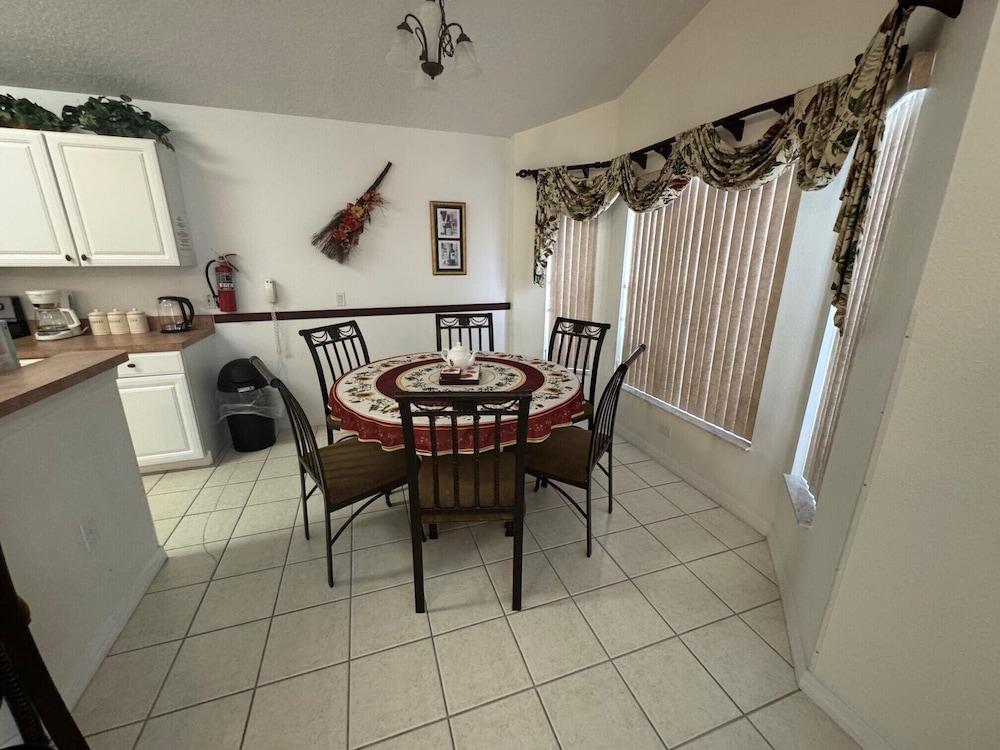 Sunset Villa Your Gateway to a Magical Florida Vacation!