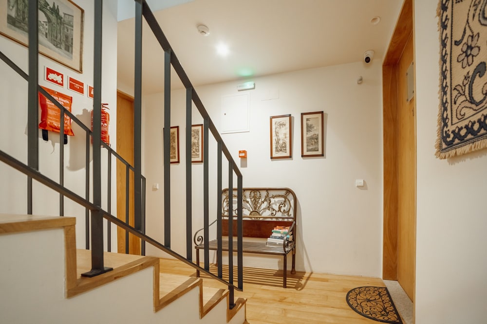 Carmo Residence Porto - S Helena by Vacationy