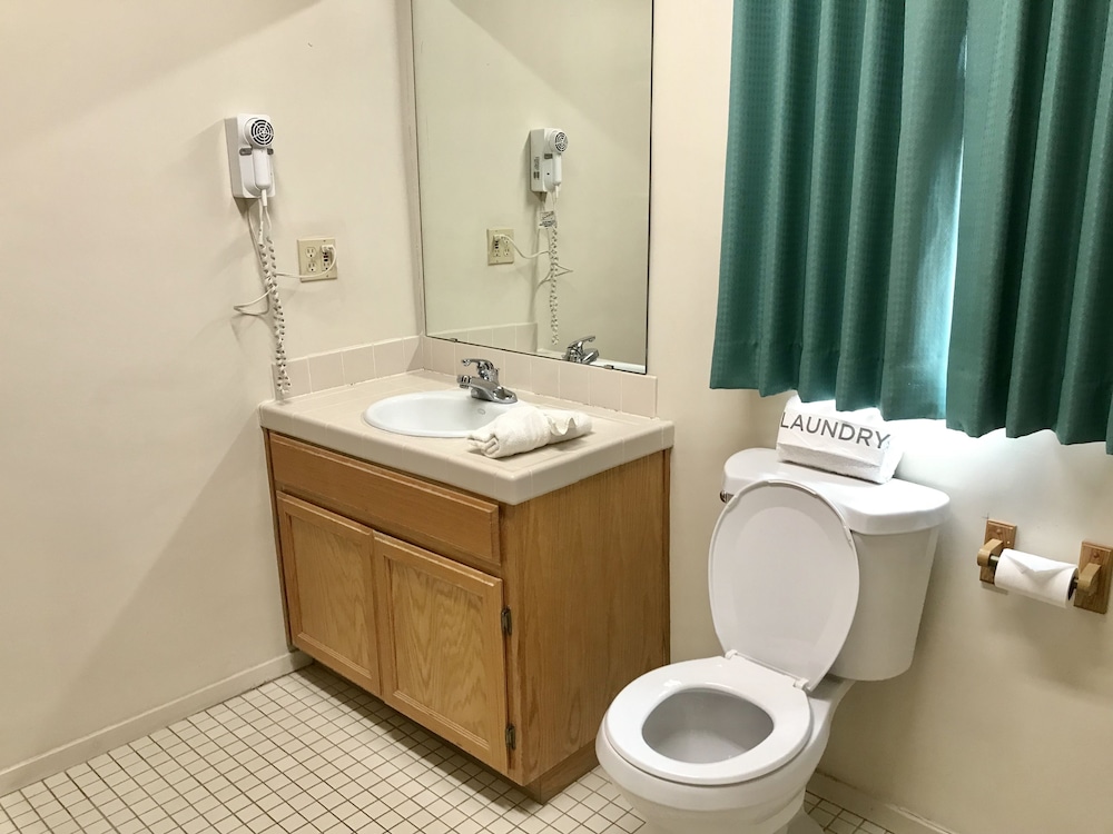 Turlock Vacations - Sunrise Inn Turlock - Property Image 10
