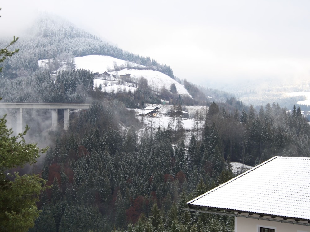 Lush Holiday Home in Hüttau near Ski Area view 4