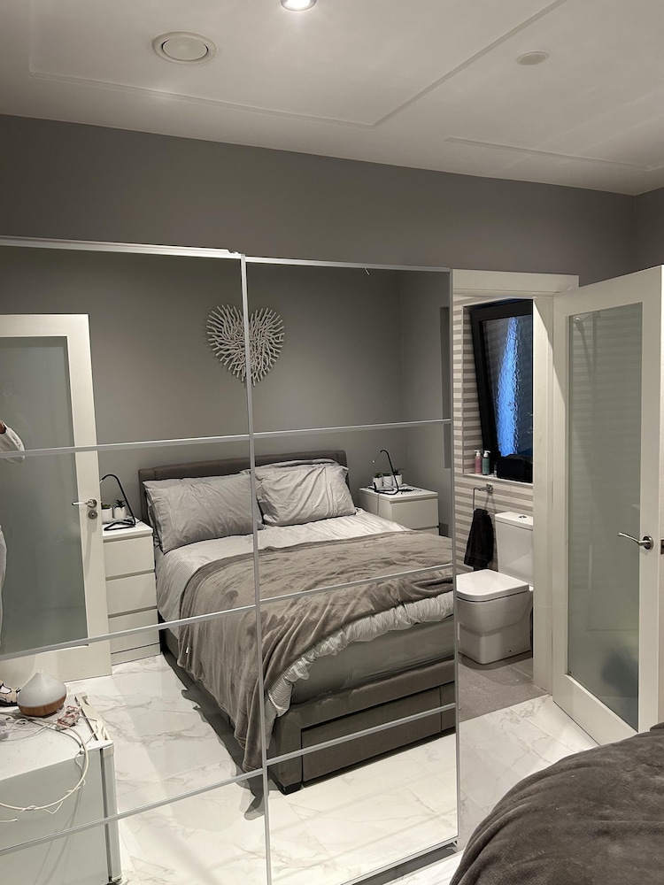 Croke Park, 3-beds, Sleeps 6