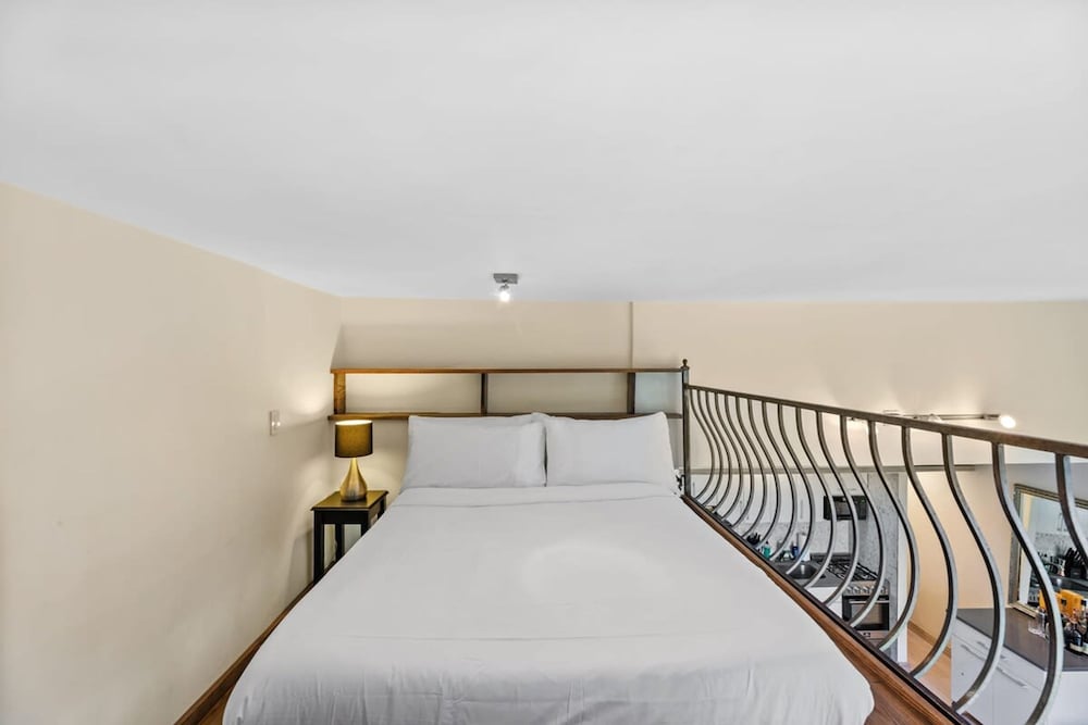 Charles Court II by Rovetravel West Village Loft