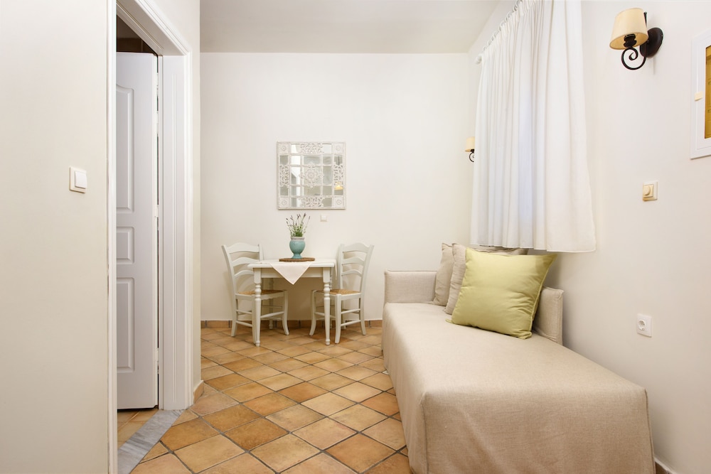 Sebastians Family Hotel & Taverna