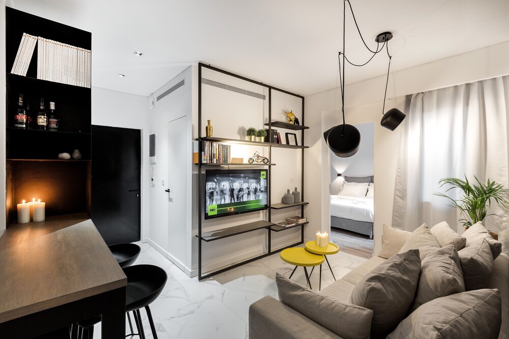Elysan Urban Stays