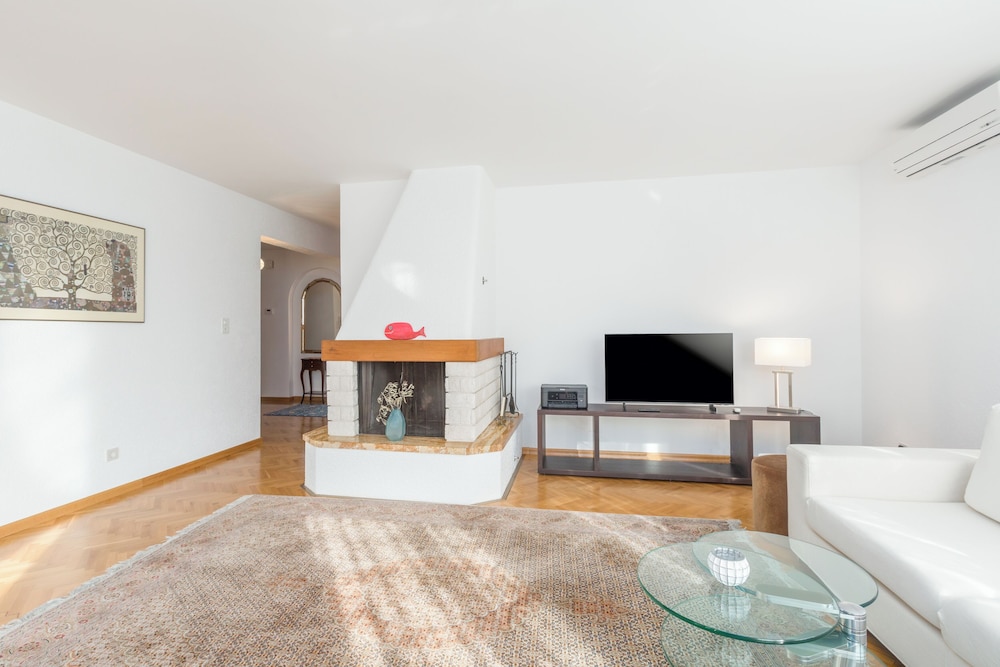Apartment Elegant