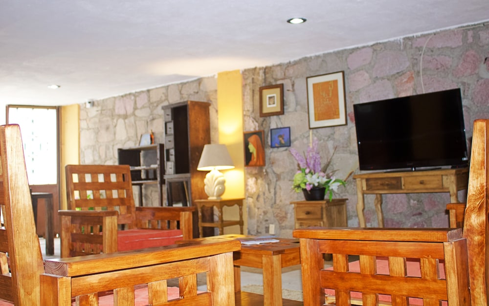 Zacatecas Vacations - Hostal Casa de las Margaritas Catedral - Property Image 1