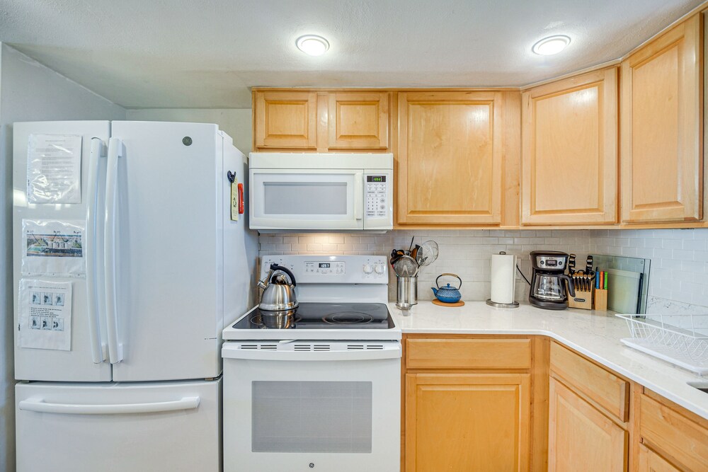 Oceanfront Flagler Beach Condo w/ Community Pool