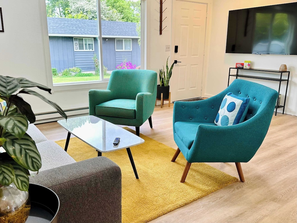 Charming 2BR in Columbia Walkable Pet-friendly